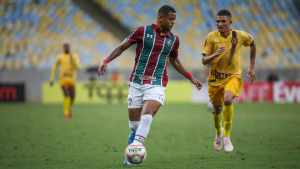 Caio Paulista analisa disputa por posição no ataque do Fluminense