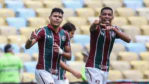 Evanilson destaca parceria com Marcos Paulo desde os tempos da base