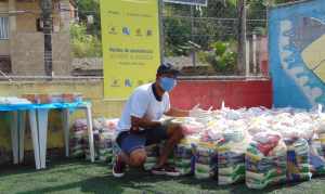 Ganso, Juliana Paes, Love e Ibson doam mais 11 toneladas de produtos