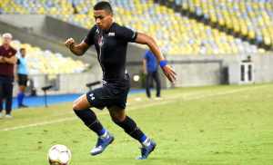 Pacheco é convocado pela seleção peruana e será desfalque do Fluminense