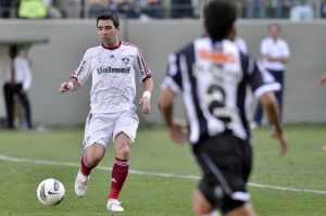 Quartas da Libertadores reacende rivalidade de 2012 com o Galo, quando Flu foi tetra