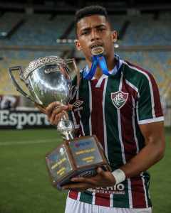 Site espanhol cita duas joias de Xerém entre as 10 promessas do Brasileirão