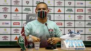Calegari fala sobre ‘pegar leve’ na ceia de Natal: “Ano atípico”