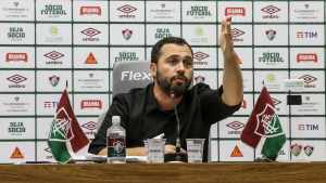 Mário utiliza conta do clube para rebater “fake” e é alvo de críticas dos torcedores