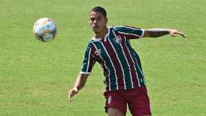 Após vitórias no sub-20, Luan Freitas valoriza integração no Flu: “Mais preparado”