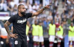 Corinthians terá técnico interino contra o Flu no Maracanã