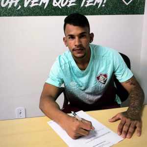Clube catarinense oficializa ida de Edinho para o Fluminense