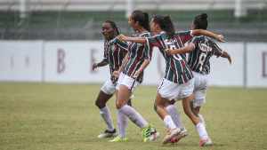 Perfil do futebol feminino do Flu celebra classificação no Brasileirão A-2