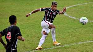 Matheus Martins conta que acompanha futebol europeu e diz seu clube preferido