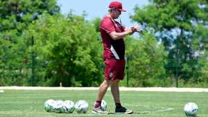 Ex-tricolor, Odair avalia condições do clube para suportar três competições