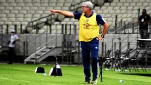 Odair elenca seus maiores acertos como técnico do Fluminense