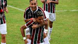 Flu entra em campo seis vezes nesta semana por quatro categorias