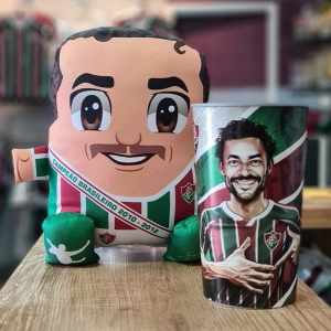 Copos, camisa e almofada: Veja os preços dos produtos personalizados de Fred