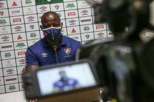 Técnico desaprova recuo: “Queremos nossa equipe jogando para frente”
