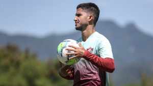 Ex-técnico de Julião no Samorin exalta comprometimento tático do atleta