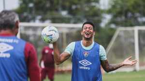Embarque para Goiânia, desfalques e retorno; Assista ao “Giro do Flu” desta terça
