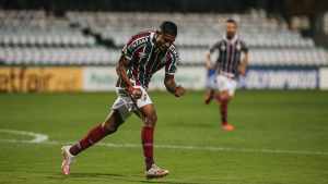 E o resto é história… Há exatos três anos, John Kennedy fazia seu primeiro gol no profissional