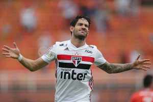 Algum cabe no Flu? Site lista jogadores com passagens por seleções e sem clube
