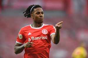 Inter anuncia oficialmente rescisão contratual de Abel Hernández