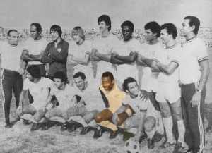 Há 43 anos, Pelé vestia a camisa do Flu em amistoso realizado na Nigéria
