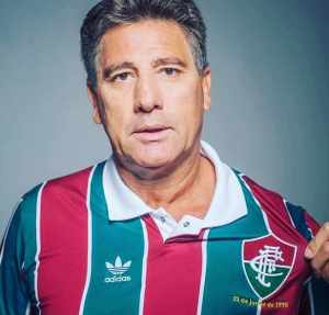 Ex-atacante e técnico do Flu deixa suas marcas no hall da fama do Maracanã