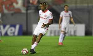 Abel Hernández esteve no CT do Flu nesta quinta e realizou testes físicos