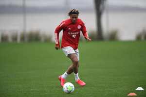Fluminense faz proposta por centroavante do Internacional