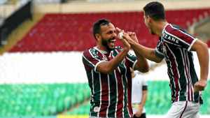 Yago exalta bom ambiente no Flu e revela brincadeiras entre colegas de elenco