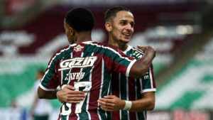 Eduardo Oliveira enxerga futuro muito promissor para Gabriel Teixeira