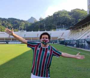 Tricolor de coração, humorista Rafael Portugal visita Laranjeiras