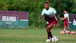 Com mais um gol pelo Flu, Abel Hernández já é vice-artilheiro tricolor na temporada