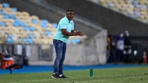 Roger explica mudanças no jogo contra o Junior e defende suas escolhas