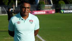 Treinador tricolor justifica preservação de alguns atletas: “A gente precisa mexer”