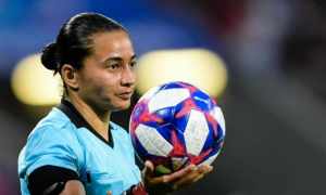 Juíza que comanda partida contra o Bahia nesta segunda já apitou três jogos do Flu
