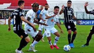 Fluminense tem poucos gols no Brasileiro, mas lidera em finalizações certas