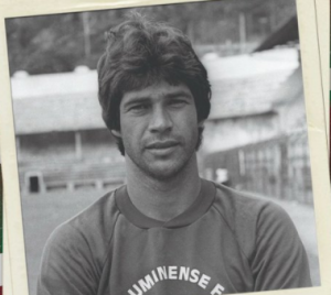 Aniversariante do dia, Paulo Victor é parabenizado pelo Flu