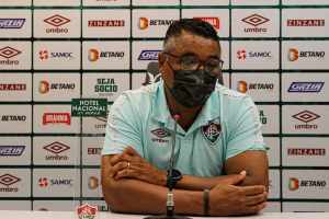 Técnico tricolor comenta perda de intensidade da equipe no segundo tempo