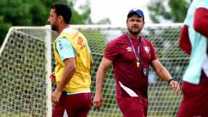 Críticas tiveram peso em decisão de preparador físico ao deixar o Fluminense, informa jornalista
