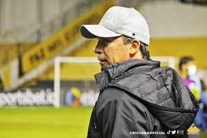 “As melhores chances foram do Criciúma”, afirma técnico Paulo Baier