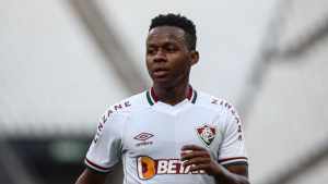 Meia do Fluminense, Cazares fica fora de convocação do Equador