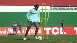 Julgado pelo STJD, Hernández fica livre para jogar pelo Flu