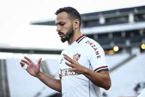 Yago elogia preparação do Flu para jogo decisivo desta quinta-feira
