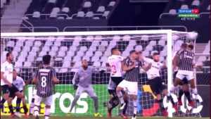 Comentarista de arbitragem diz que não viu pênalti de Sasha em Nino