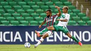 Perfil publica vídeo de ex-lateral fazendo o gol que Samuel Xavier perdeu