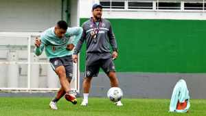 Preparador físico tricolor comenta preocupação com maratona de jogos
