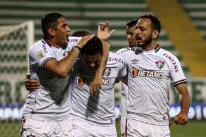 Lateral destaca união como maior diferencial do elenco do Fluminense