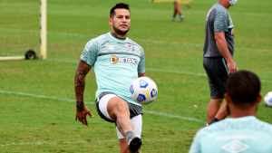 Bobadilla se reapresenta ao Fluminense para treino desta segunda
