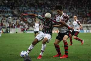 Rival tem um desfalque e uma dúvida para o Fla-Flu de domingo