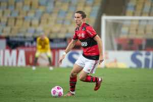 Ex-Fla, Filipe Luis revela admiração por Diniz: “Se não se preparar contra ele, passa vergonha”