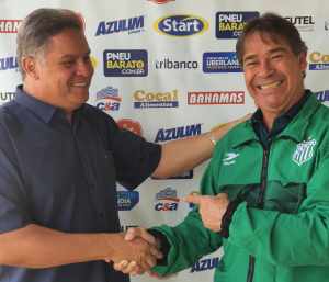 Campeão e ídolo do Flu, ex-goleiro vira coordenador da base de clube mineiro